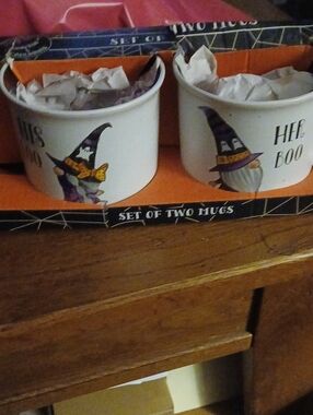 Halloween Gnomes mug set NWT